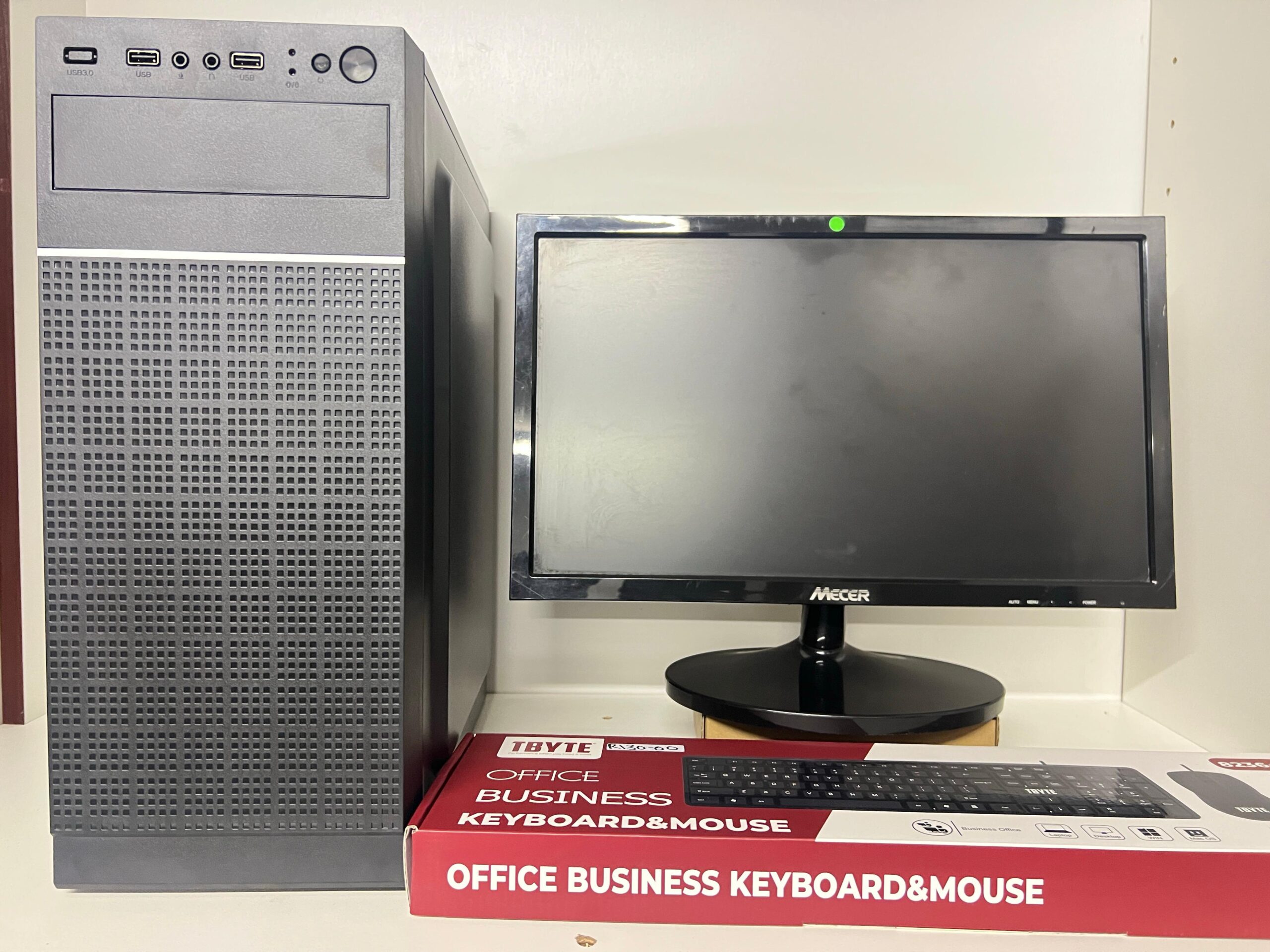 C250BS Mini Tower Case | Intel Core i7 Gen4 @ 2.0GHz |Gigabyte H81M-DS21150 Motherboard | 8GB DDR3 RAM | 256GB SSD | Windows 10 Professional